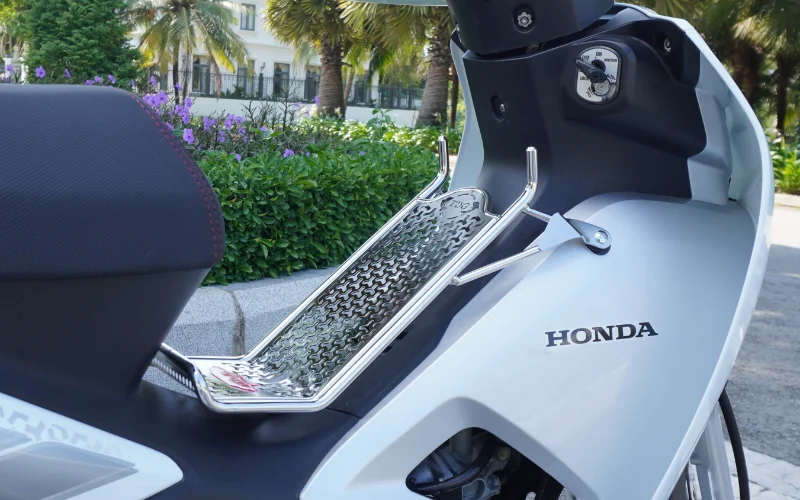 Móc treo inox xe máy chịu lực bao nhiêu?